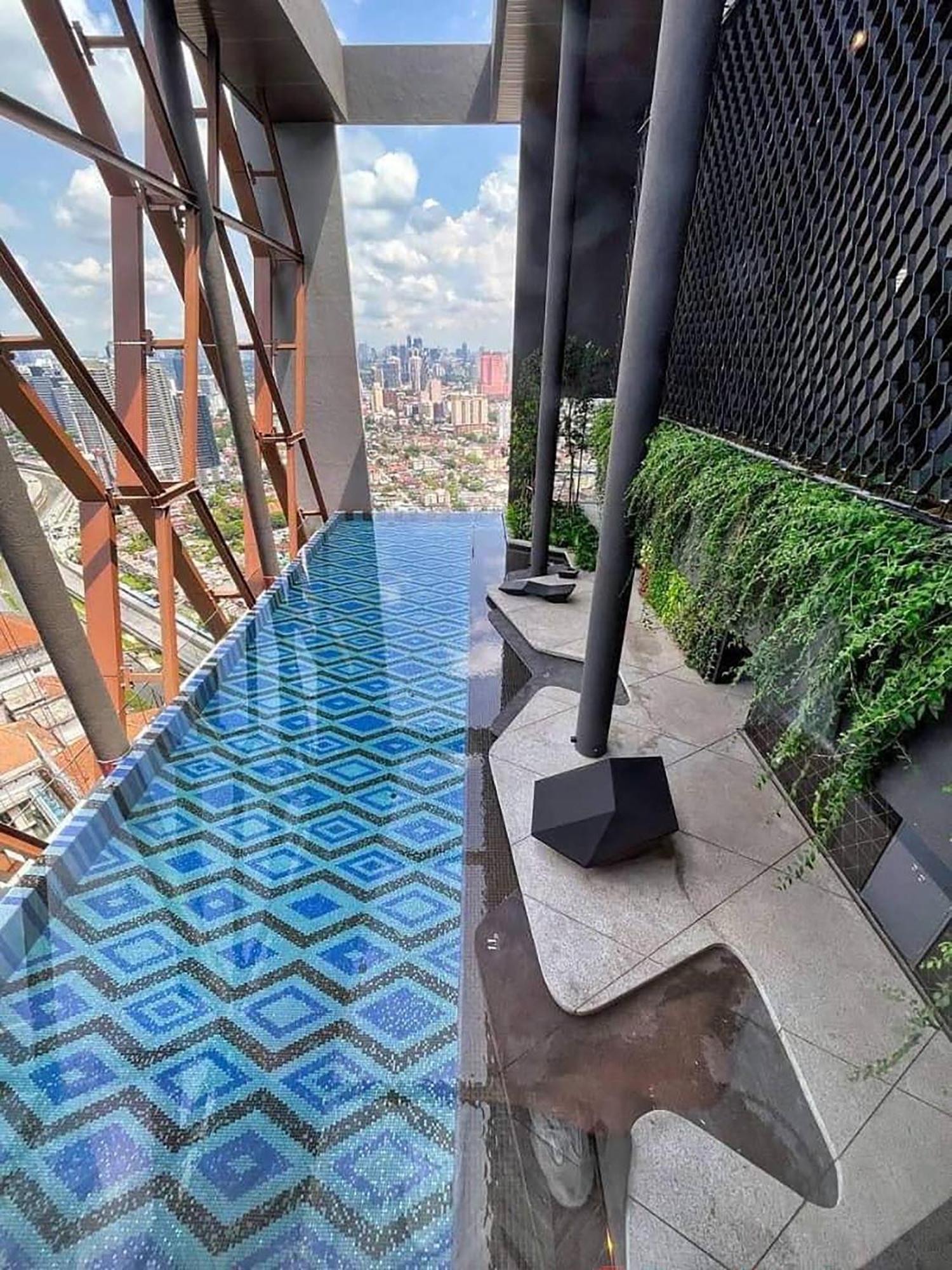 Appartamento The Scarletz By Rsr Kuala Lumpur Esterno foto