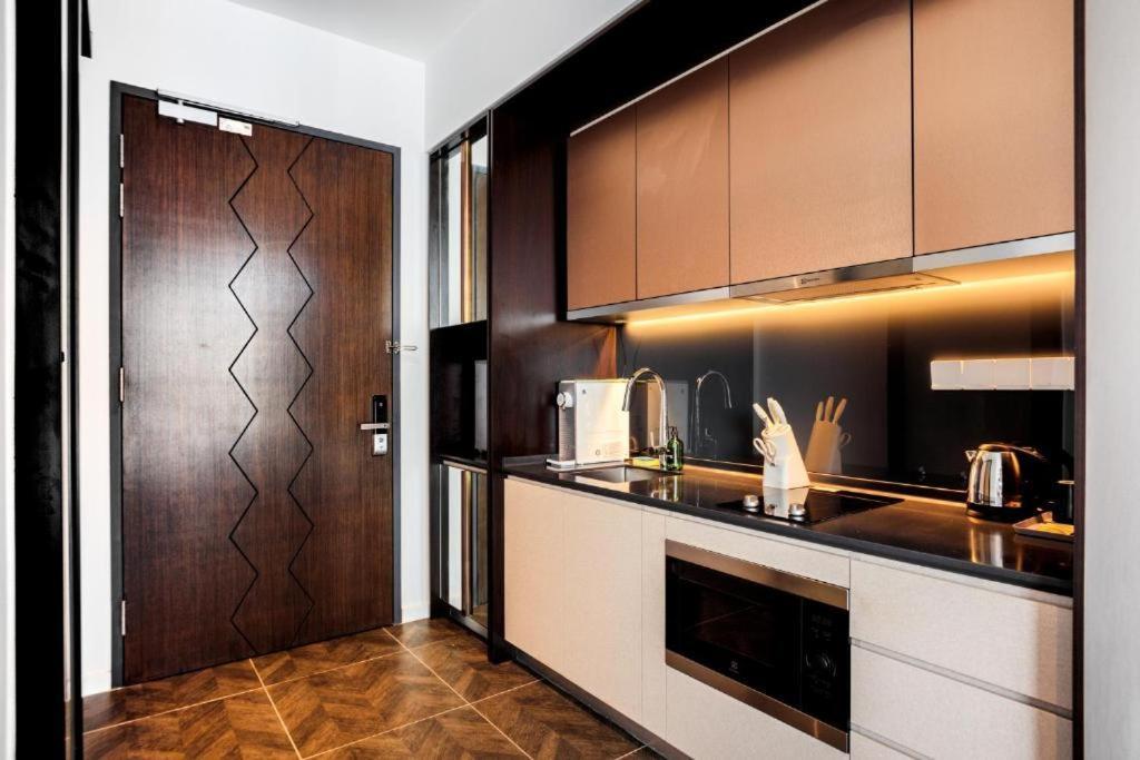 Appartamento The Scarletz By Rsr Kuala Lumpur Esterno foto